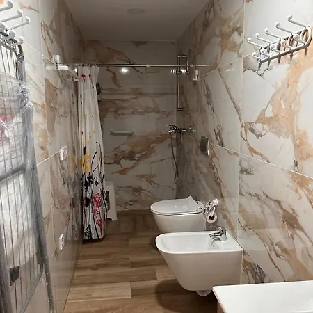 Apartament 1 *