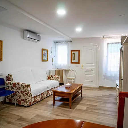 1 Apartament *